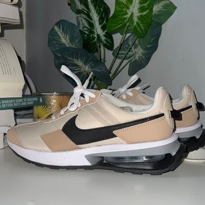 Nike Waffle Debut size 9.5 (women)